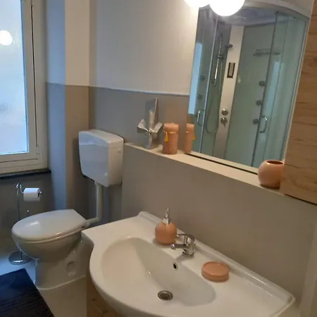 House1919 Via Valmara 14 3* Brissago