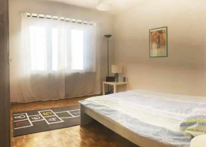 House1919 Via Valmara 14 Pensión Brissago